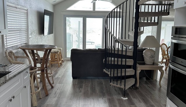 Beachfront Duplex (South unit) with unobstructed & secluded ocean views!