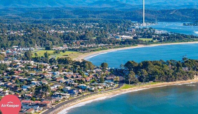 Beachfront Escape Relaxing Getaway in Batehaven