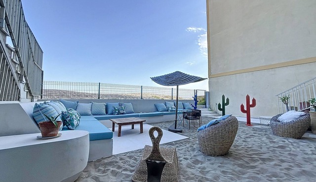 Beachfront F3 Apartment with Parking in Carnon, Renovated, Direct Beach Access, Terraces, and Chic Decor