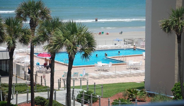 Beachfront - Fabulous Pool And Beach View!