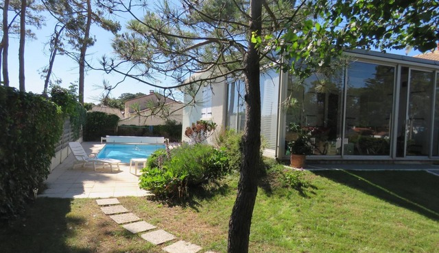 Beachfront family villa with pool