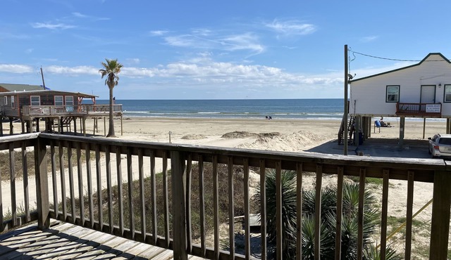Beachfront fun! - Great easy beach access, beach views, Pet friendly!