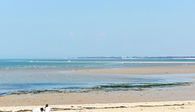 Beachfront Getaway with Garden and Independent Annex - Les Portes en Ré