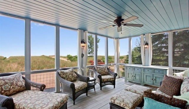 Beachfront, Gorgeous 5 Bedroom Home in Michigan City, IN (Sleeps 14)