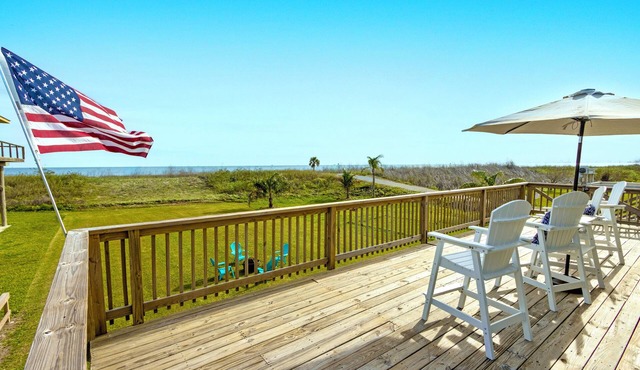 Beachfront Grand Isle Retreat | Sleeps 10 by Shaw South