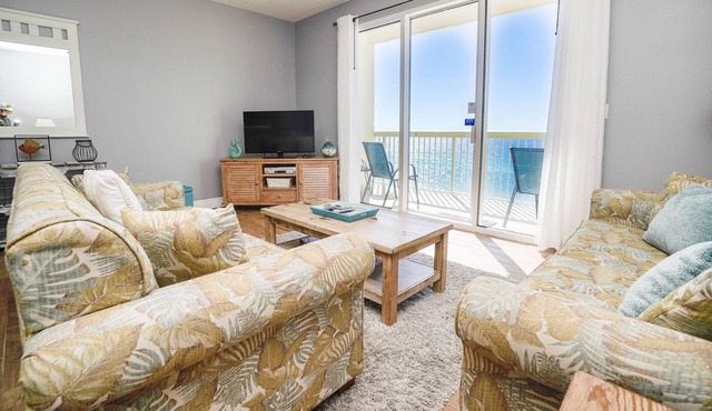 Beachfront, Gulf front Pool heated year round - Free Round Golf Daily, Fam Fav