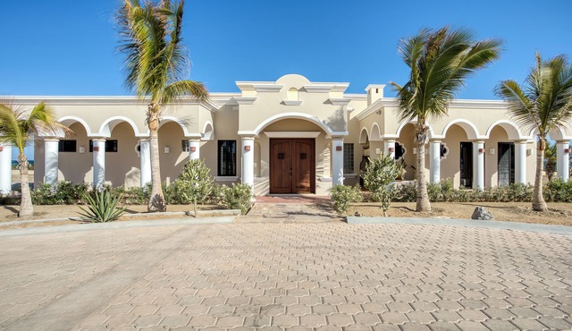 Beachfront Hacienda on the Sea of Cortez with pool near Four Seasons Resort