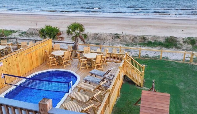 Beachfront Heated Salt Pool. Hot Tub. Sleeps 24. Putt Putt. Pet Friendly
