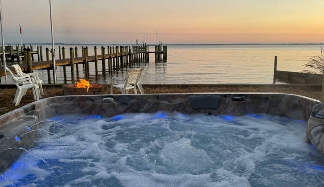 Beachfront Hideaway - Pet Friendly, Hot Tub, EV