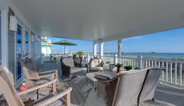 BEACHFRONT HOME AT PIER PARK