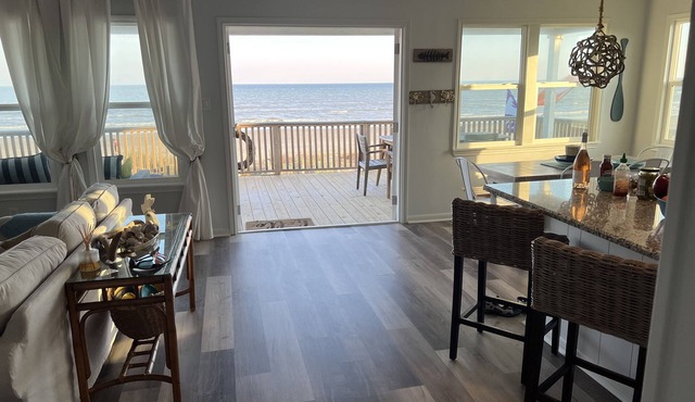 Beachfront Home! Ready for Mardi Gras!
