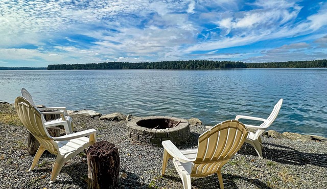 Beachfront Home with Hot Tub, Private Beach & Gear, Kayak, Fireplace & Fire Pit