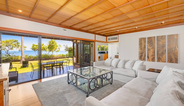 Beachfront home with private hot tub, game room, beach views, grill, lanai