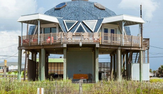 Beachfront Home with Beautiful Views