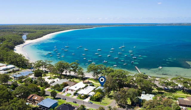 BEACHFRONT HOUSE DUCTED AC WIFI 2 SMART TVS PETS WELCOME