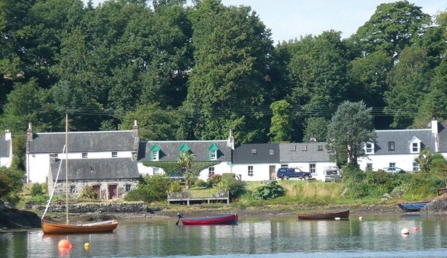 BEACHFRONT HOUSE IN PLOCKTON; 3 Beds; Long Stay, 50% Discount; near Isle of Skye