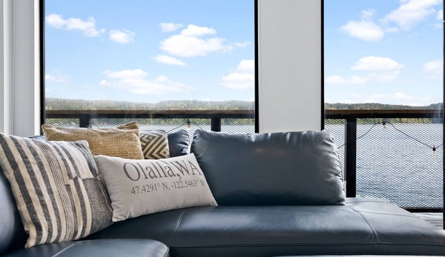 Beachfront House- Kayaks- Bouy