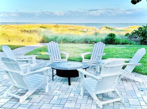 Beachfront House - Ocean Views, Beach Access