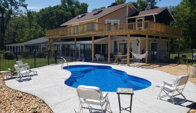 Beachfront house on Potomac-Chesapeake Bay