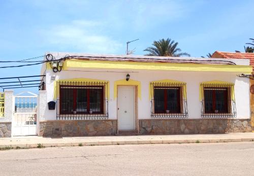 Beachfront House sea views near historic Cartagena