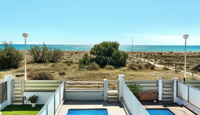 Beachfront house with private pool