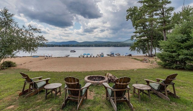 Beachfront/Lakefront/Mountain-view Chalet