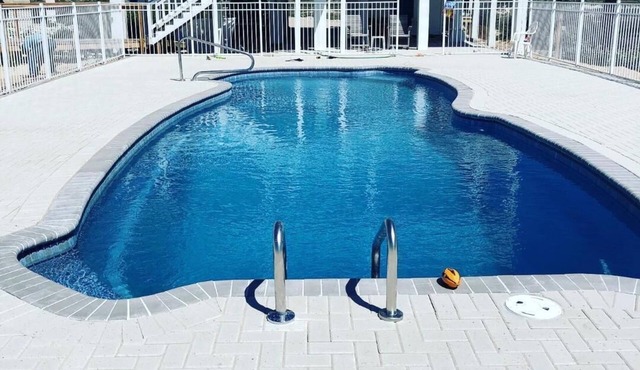 BEACHFRONT & LARGE POOL THAT CAN BE HEATED