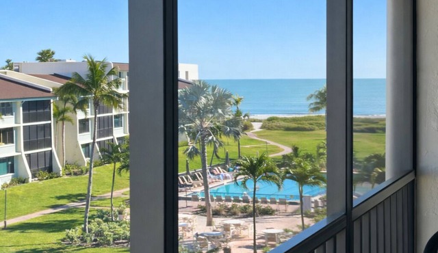Beachfront Loggerhead Cay 264 —Sunrise & Gulf Water Views, heated Pool, Pickleball & Tennis, Bikes + Beach Gear. Weekly Stays