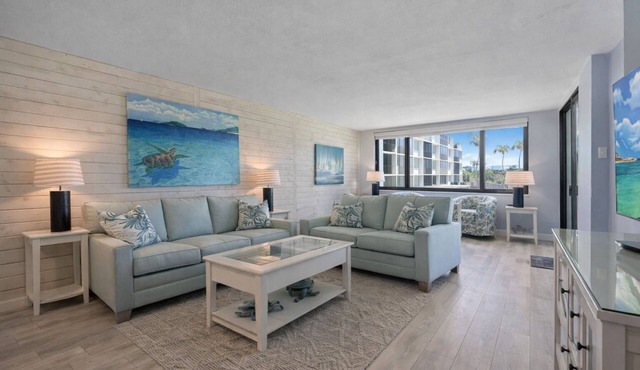 Beachfront Loggerhead Cay 332— Heated Pool, Tennis & Pickleball, 4 Bikes + Beach Gear. Weekly Stays