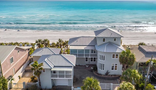 Beachfront Luxury Oasis, Hot Tub, Views, Sleeps 28