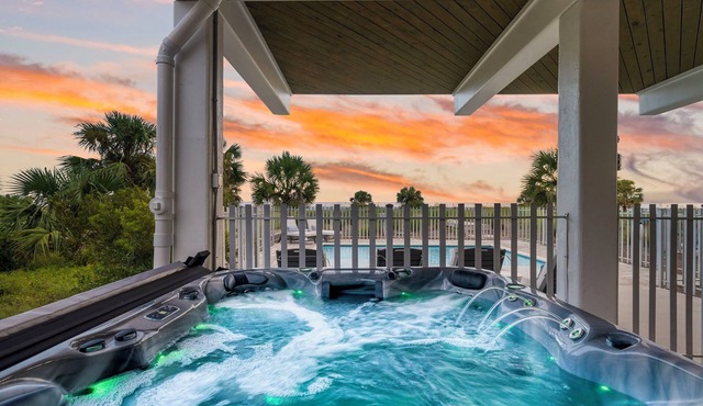 Beachfront LUX~Private ~Pool~Hot Tub~Dog Friendly