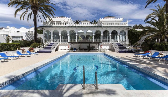 Beachfront Luxurious Oasis Club Villa on Marbella´s Golden Mile Beach