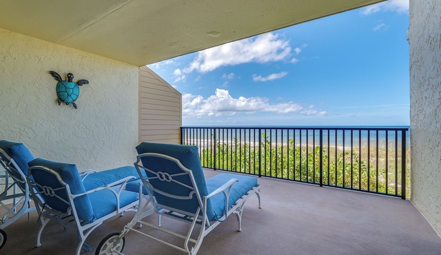 Beachfront luxury at Sea Oats 112, spacious 2-bedroom, 2-bathroom condo in Boca Grande, Sleeps 4