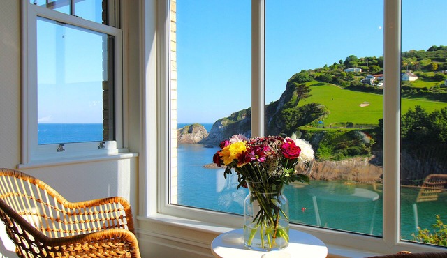 Beachfront Luxury Edwardian Retreat With Seaview