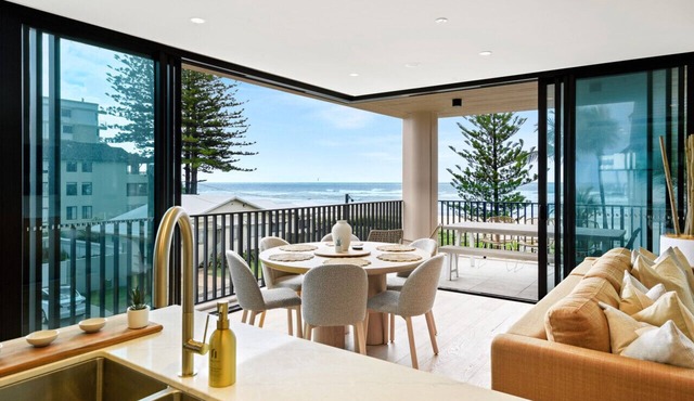 Beachfront Luxury Palm Beach