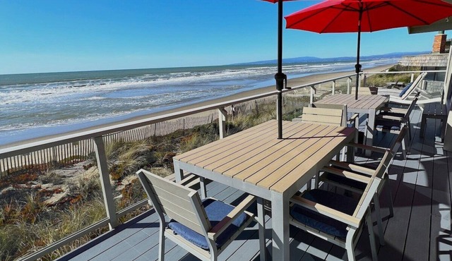 Beachfront Luxury Pajaro Dunes: pool table, ping pong, 2 kitchens & 2 en-suites!