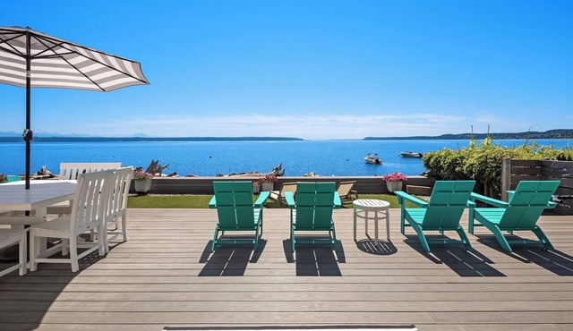 Beachfront - Modern 2-bedroom house on beautiful Camano Island; Sleeps 10