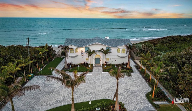 Beachfront Oasis (whole house - 4 luxury condos)