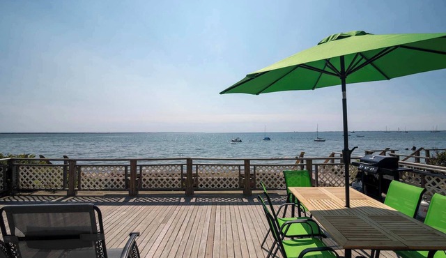 Beachfront on Commercial St w/Water Views!