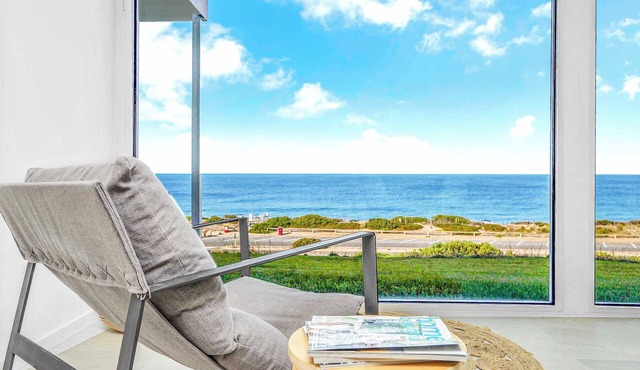 Beachfront on Seagull - Uninterrupted Seaviews.