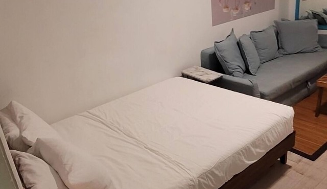 BeachFront On The Sand #117 South of 5th, 335 Ocean Dr, Miami Beach