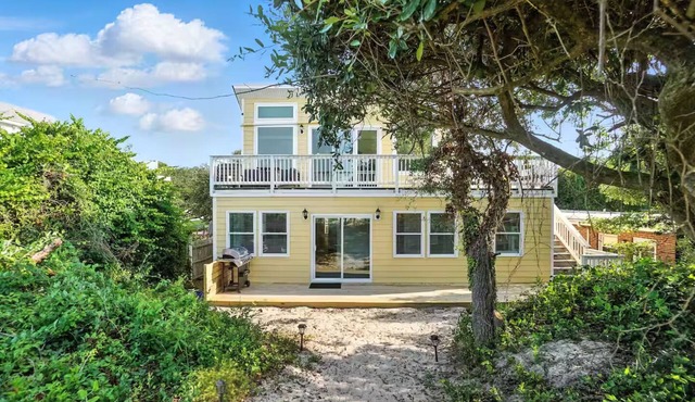 Beachfront! Panoramic Ocean Views! Huge Deck!