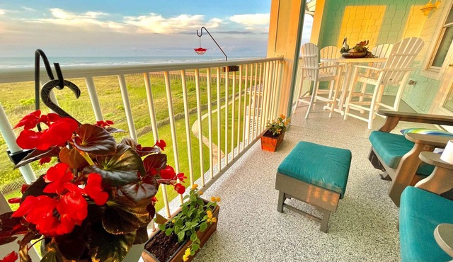 Beachfront Paradise! Beautiful Beachfront Views - Brand New Elevator