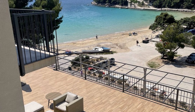 beachfront paradise Jago