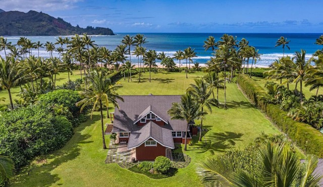 Beachfront Paradise: Spectacular Hanalei Bay Retreat with Stunning Views