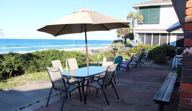 Beachfront✔️ Pets✔️ Single family home. Quiet. Gorgeous sunsets from patio 🌅