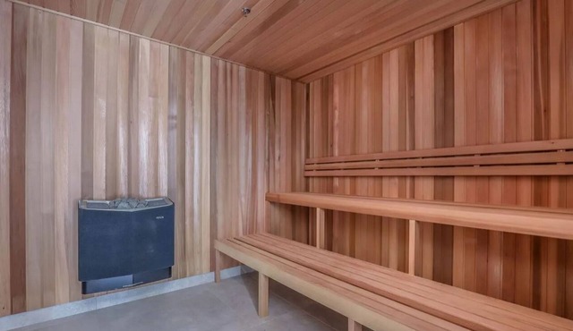 Beachfront Penthouse Broadbeach Waters.