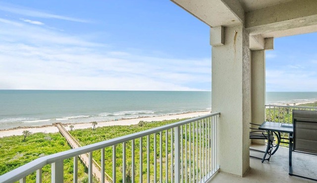 Beachfront Penthouse with Balcony & Resort Pools