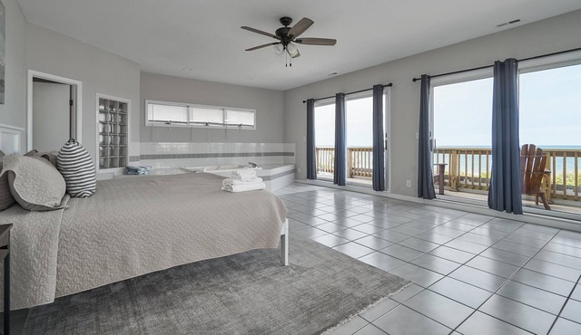 BEACHFRONT Penthouse with a POOL!