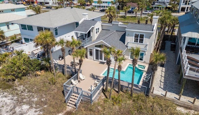 Beachfront Pool, Private Home, Recent Discounts!